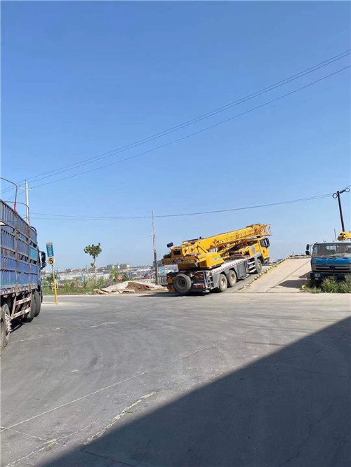 松北区25吨吊车的租赁价格大概是多少？