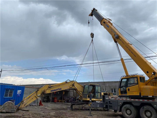 松北区25吨吊车的工作半径是多少？