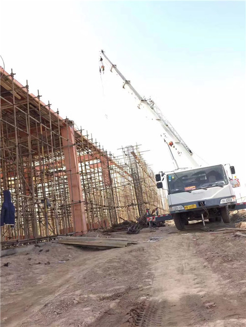 松北区吊车作业的安全注意事项有哪些？